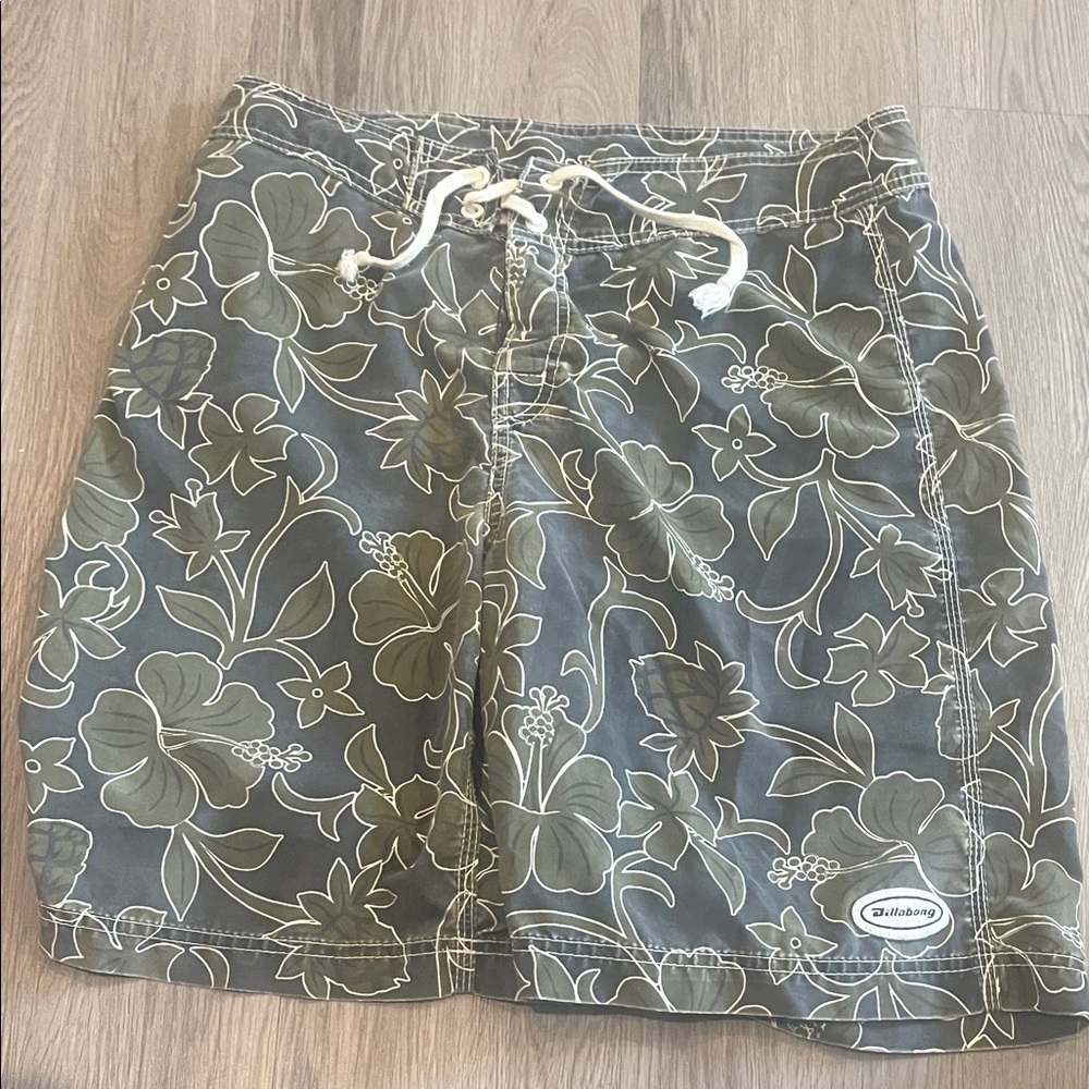 Vintage Billabong Men's Olive Floral Board Shorts